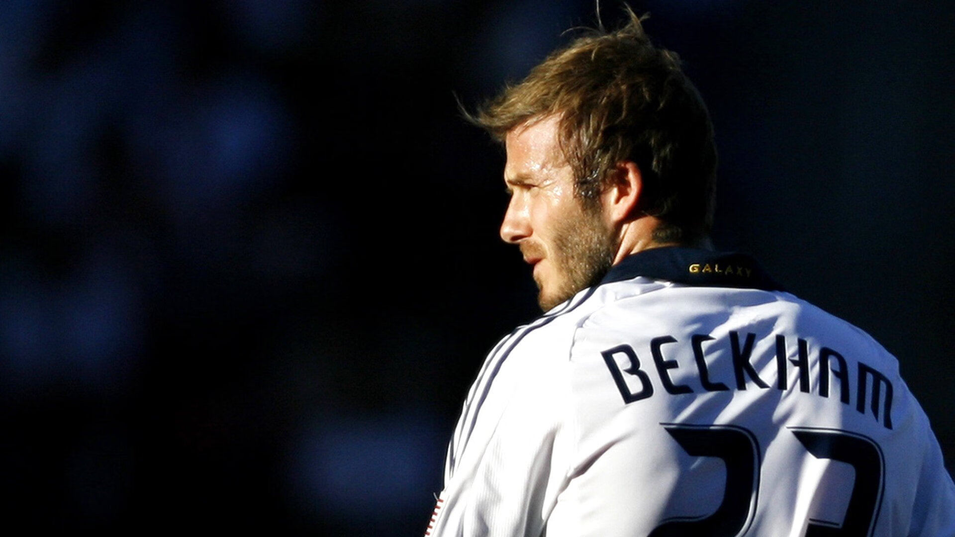 爱游戏娱乐-胡梅尔斯备受期待，球队士气高涨，胡梅尔斯防守集锦